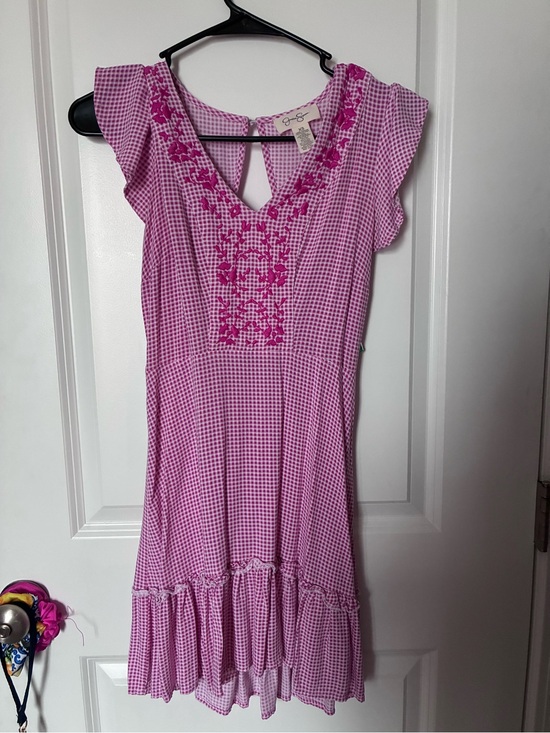 Jessica Simpson Dresses & Skirts - Jessica Simpson Pink Gingham Embroidered Flutter Dress